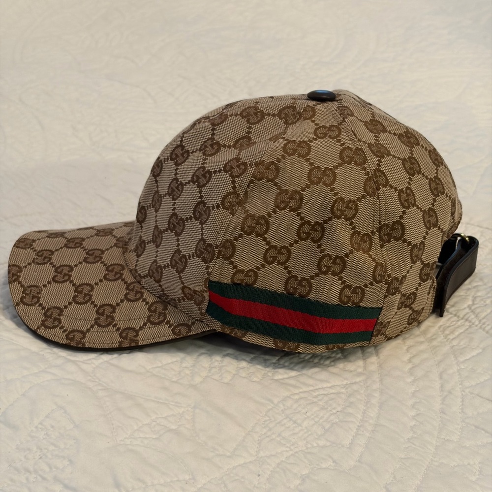 Gucci Beige Monogram Baseball Cap - Picture 2 of 9
